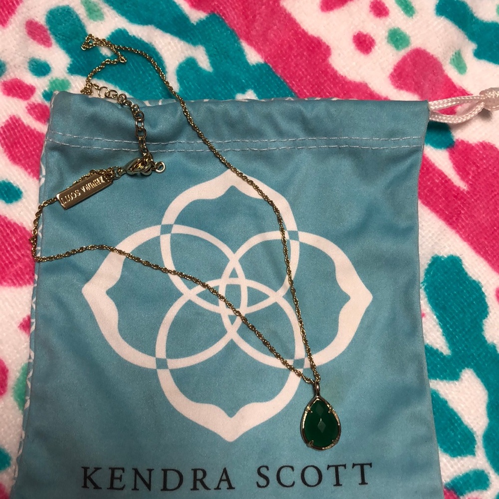Kiri green necklace